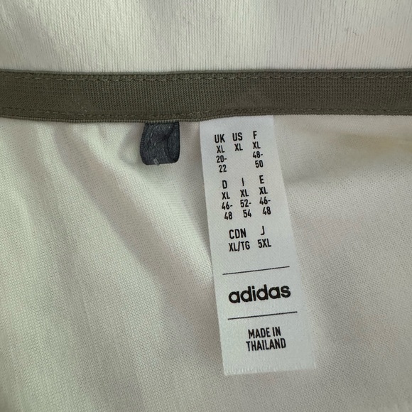 Adidas xl golf /tennis dress with shorts and pocket - Picture 6 of 8